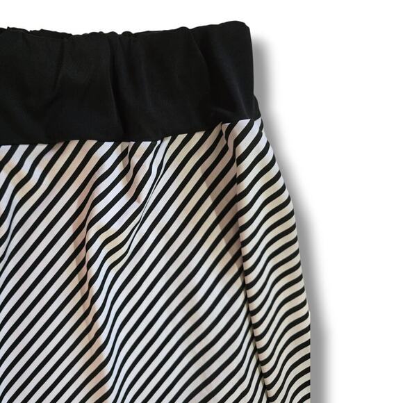 Larry Levine women's black and white pullover asymmetrical skirt - size 8 - Picture 5 of 7